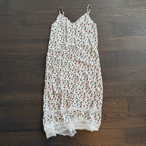 Little Moon Floral Dress with Lace Detail - Picture 3 of 8